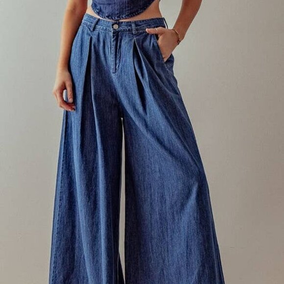 Wide Leg Pleated Denim Jeans - Picture 1 of 2